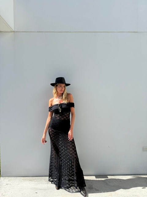 VESTIDO ENCAJE LARGO ( no incluye top y collutte)