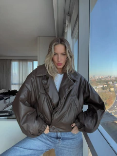 CAMPERA OHIO -simil engomado- - Las Pochis