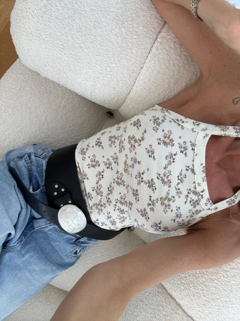 MUSCULOSA FLOWER CELESTE - comprar online