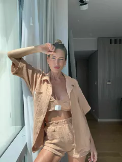 CAMISA + TOP TROPICAL TOSTADO