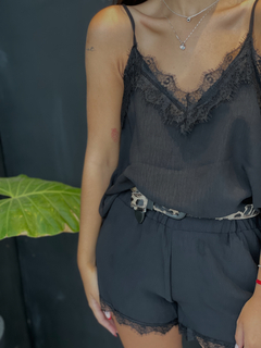 MUSCULOSA LENCERA NEGRA - comprar online