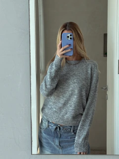 SWEATER KOEN GRIS - Las Pochis