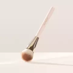 Rare Beauty Blush Brush - comprar online