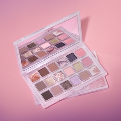 Huda Beauty Rose Quartz Eyeshadow Palette