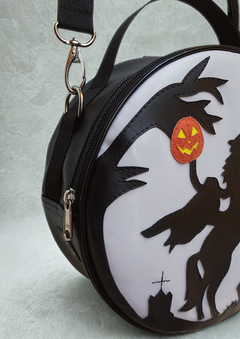 Bolsa Cavaleiro Sem Cabeça na internet