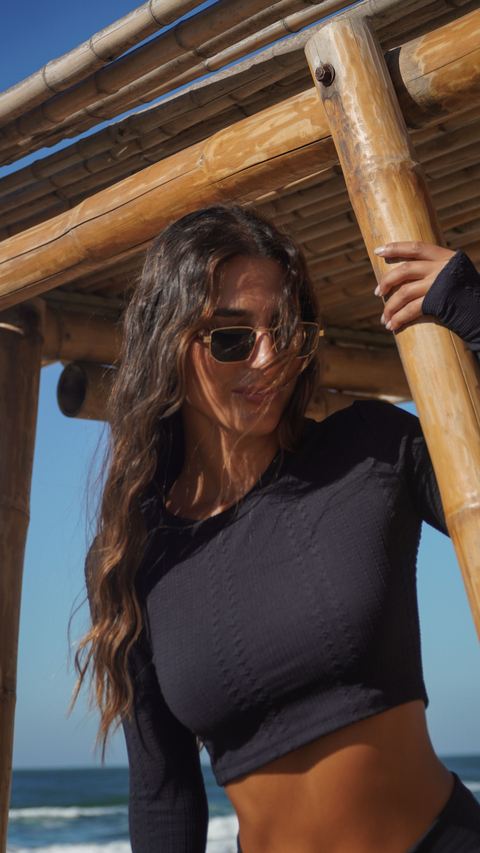 TOP CON MANGAS TEXT BLACK - comprar online