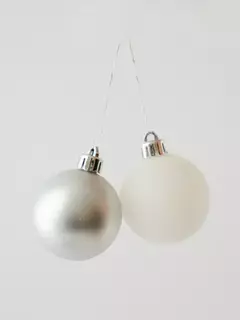 Set De Esferas Navidad ROJO BLANCO Y PLATEADO x 50 - comprar online