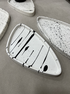 BANDEJA BOOMERANG LINEAS - CHICA - comprar online