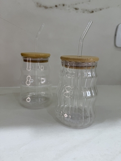VASO VIDRIO CON BOMBILLA ONDAS 500 ML en internet