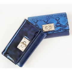 Billetera Cuero Broche Tachas Premium