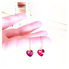 Aros argolla corazón facetado fucsia en internet