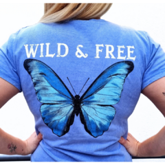Remera estampada mariposa azul - comprar online