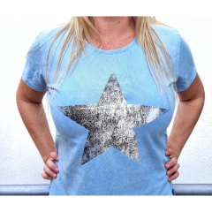 Remera estampada estrella celeste
