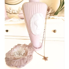 Collar corto doble abeja lila - tienda online