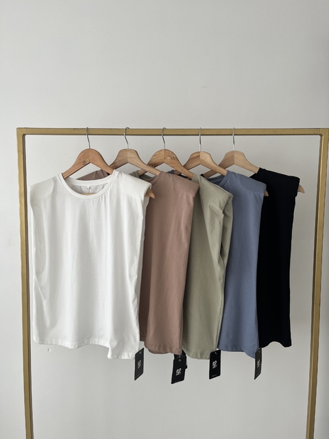 Musculosa hombrera lisa - comprar online