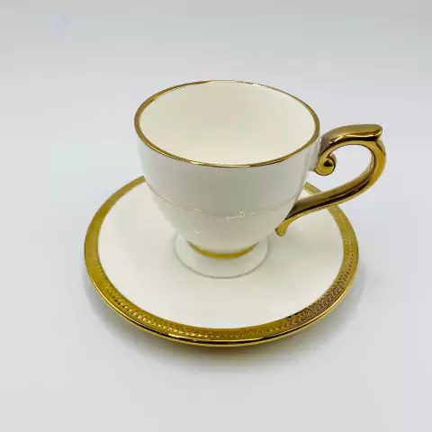 Xícara de Café de porcelana com pires branco com borda dourada 90ml Paddy