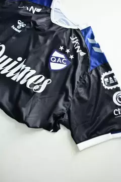Camiseta Quilmes Arquero Negra Hummel 2024 en internet