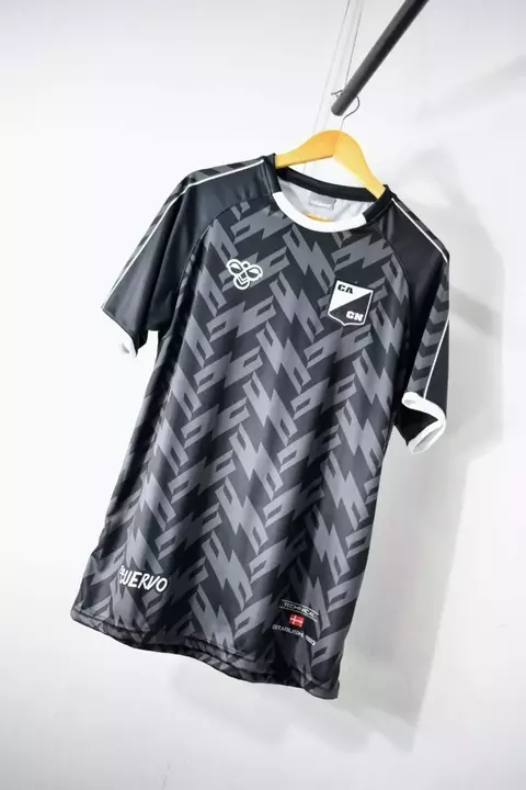 Camiseta Pre Match Central Norte Negra Hummel