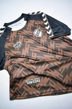 Remera Pre Match Platense Hummel Marrón 2024 - tienda online