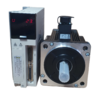 Motor servo de 2.0KW com torque de 7.7N.M e 2500 RPM, mostrando o display digital e a parte frontal do motor. Ideal para aplicações industriais.