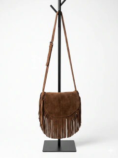 Cartera Bandolera de gamuza con flecos color chocolate en internet