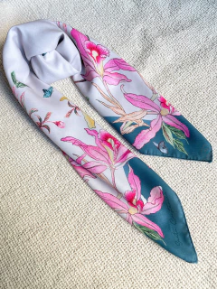 Pañuelo Orquídeas Azul 70x70 en internet