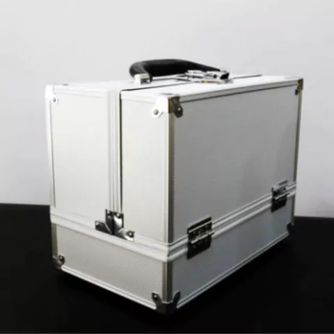 Maletín Para Maquillaje De Aluminio Con 8 Bandejas M729