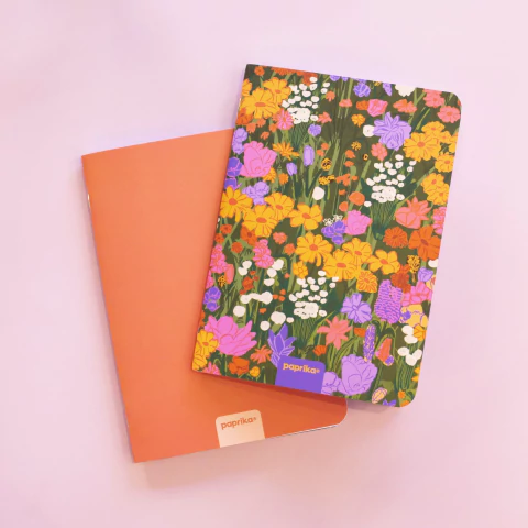 Pack de 2 libretas, una rayada y otra lisa. 12x17cm. En color naranja y diseño floral 
