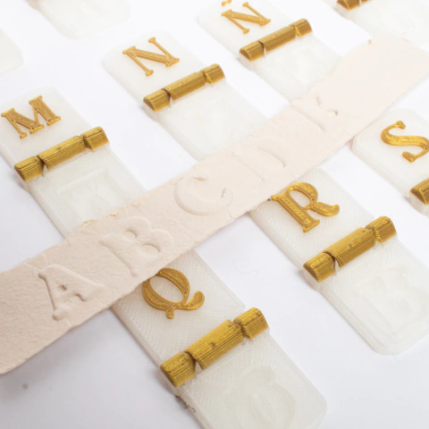 Sellos ABC para Gofrado . Relieve en papel - - 15 mm