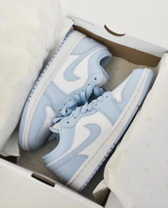 Tênis Nike Jordan 1 Ice Blue