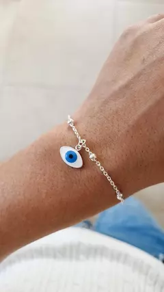 Pulsera bolitas ojito