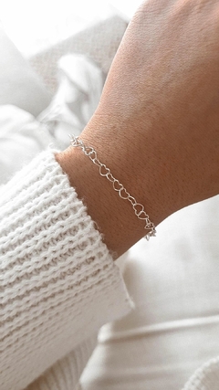 Pulsera corazoncitos en internet
