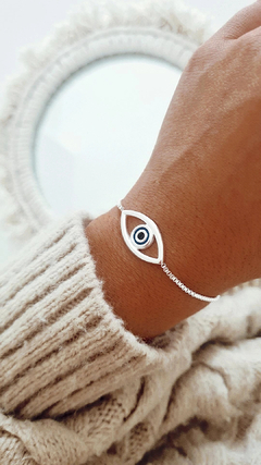 Pulsera ojito regulable