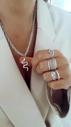 Collar snake