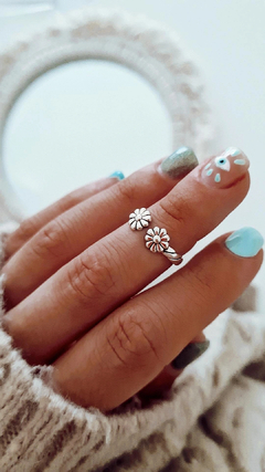 Anillo media falange doble flor