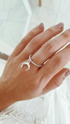 Anillo media luna