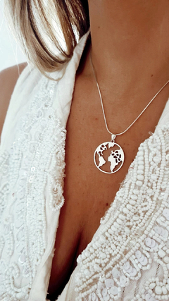 Collar mundi