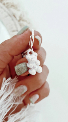 Argolla teddy blanco - por par - Coquetas Accesorios