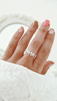 Anillo Aitana en internet