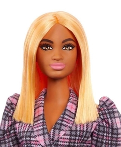Muñeca barbie fashionista en internet