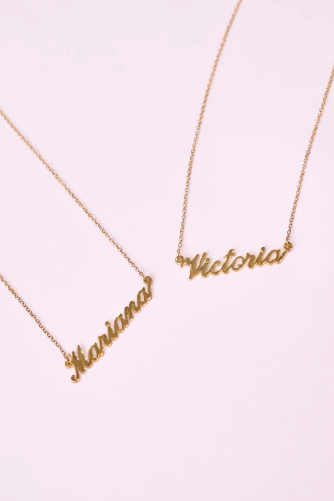 Collar con nombre cursiva