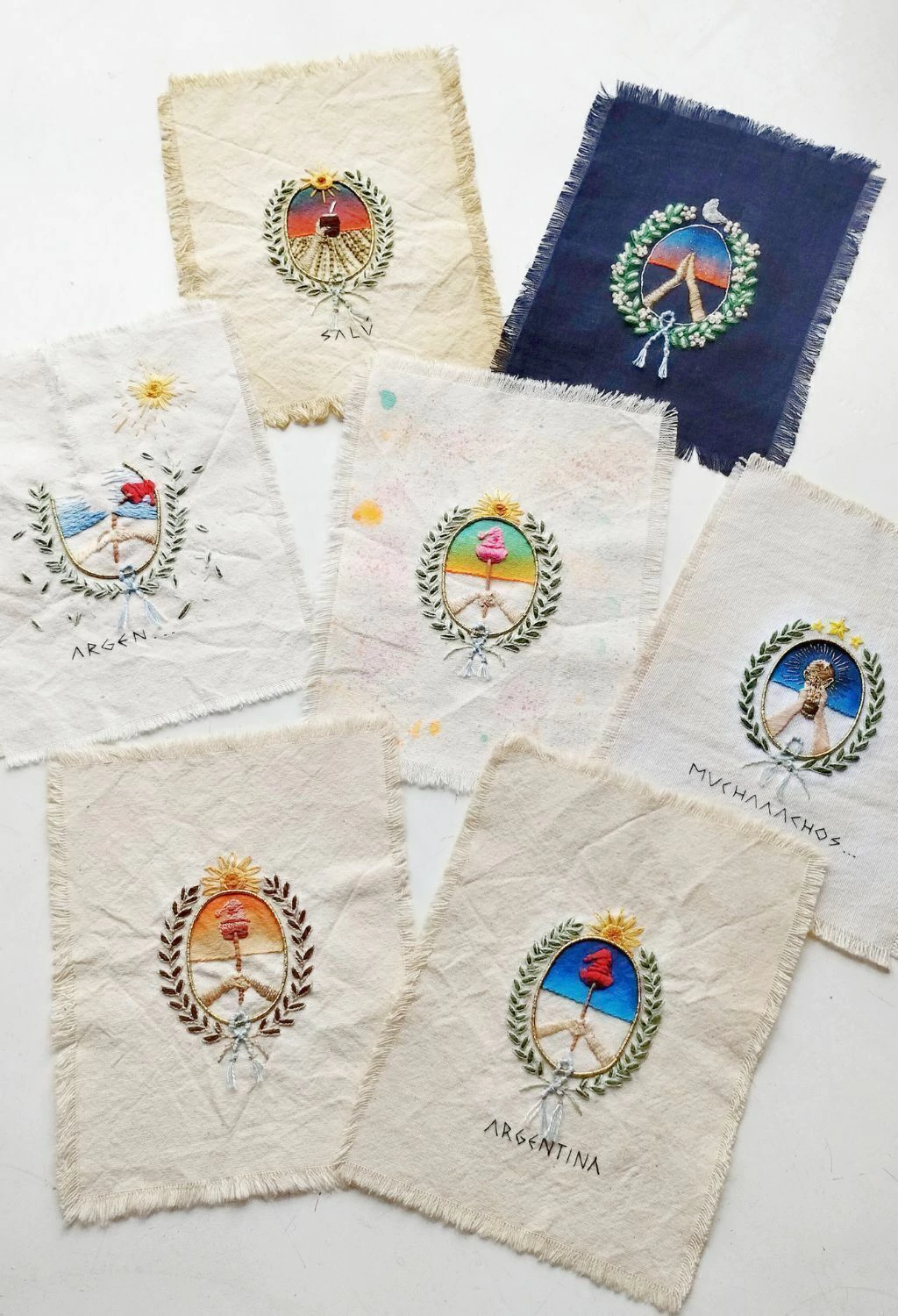 Telitas bordadas a mano - ESCUDOS