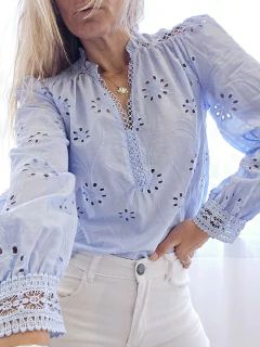 Blusa Amanda Celeste en internet