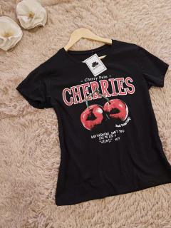 Remera Cherries en internet