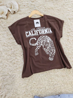 Remera California Choco - comprar online