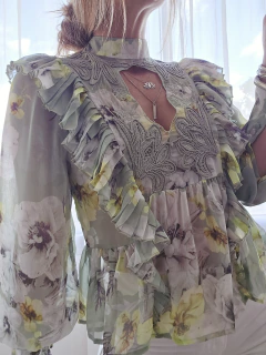 Blusa Nupcia en internet