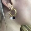 Brinco de argola grossa com pérolas e onix - comprar online