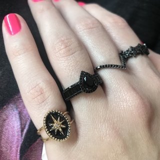 Anel de gota em prata 925 cravejado de zircônias negras - CZT store