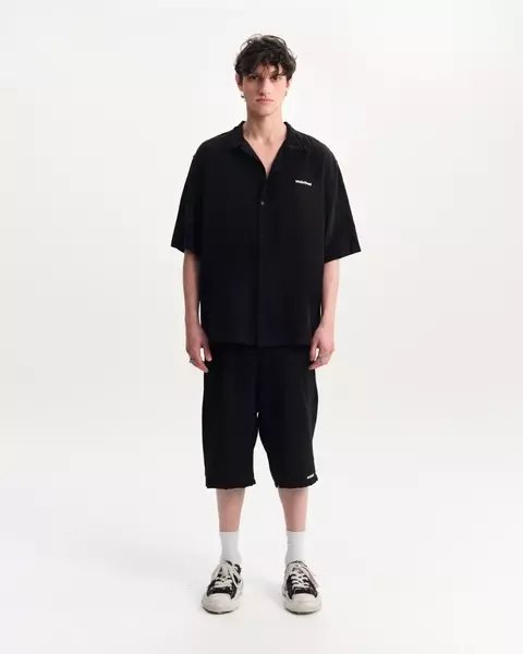 Camisa UND negro - comprar online
