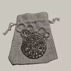 Pingente Amuleto Vegvísir em Aço Inoxidável Vazado 3,9cm - Orgonites e loja de artigos esotéricos